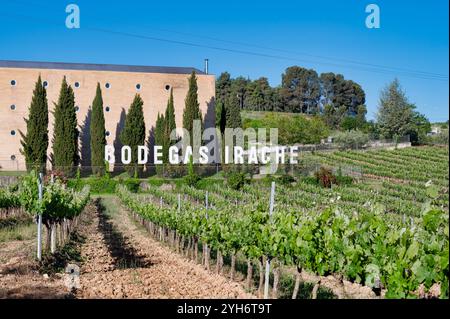 Ayegui, Espagne- 24 mai 2024 : Bodegas Irache à Ayegui dans le nord de l'Espagne Banque D'Images