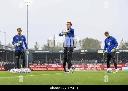 Almere, pays-Bas. 10 novembre 2024. ALMERE, 10-11-2024, Yanmar Stadium, saison 2024/2025, Néerlandais Eredivisie Football. Gardiens de la ville d'Almere pendant l'échauffement. Almere City - Feyenoord. Crédit : Pro Shots/Alamy Live News Banque D'Images