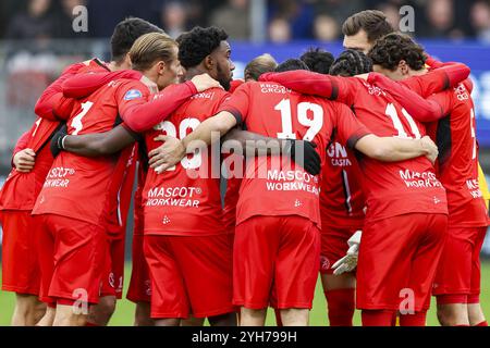 Almere, pays-Bas. 10 novembre 2024. ALMERE, 10-11-2024, Yanmar Stadium, saison 2024/2025, Néerlandais Eredivisie Football. Joueurs de Almere City pendant le match Almere City - Feyenoord. Crédit : Pro Shots/Alamy Live News Banque D'Images