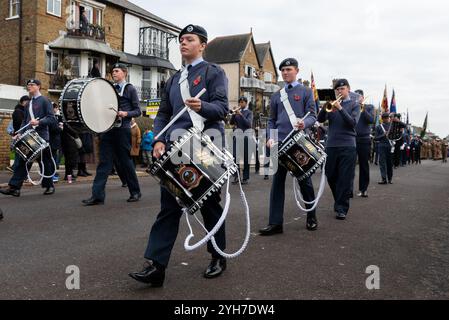 Clifftown Parade, Southend on Sea, Essex, Royaume-Uni. 10 novembre 2024. Un service du dimanche du souvenir a lieu au mémorial de guerre de Southend, au-dessus du front de mer de Southend on Sea. Des branches locales de l'armée, des cadets, des députés et des dignitaires ont pris part à un défilé à destination et en provenance du service. 1312 (City of Southend on Sea) Squadron Air Training corps cadets Band Banque D'Images