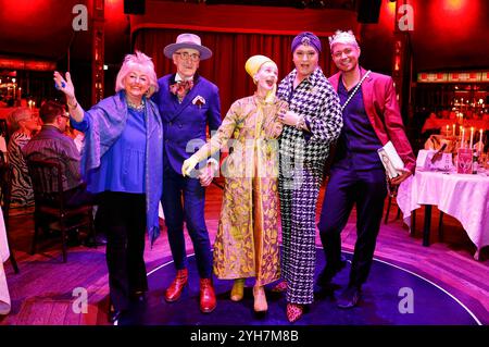 Stefanie Simon, Günther Krabbenhöft, Britt Kanja, Julian F.M. Stoeckel und Marcell Damaschke BEI der Gala-Premiere der Palazzo Dinner Show im Spiegelpalast. Berlin, 09.11.2024 Foto:xB.xDummerx/xFuturexImagex dinnershow 4212 Banque D'Images