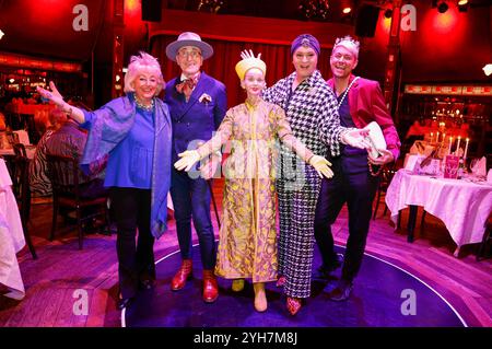 Stefanie Simon, Günther Krabbenhöft, Britt Kanja, Julian F.M. Stoeckel und Marcell Damaschke BEI der Gala-Premiere der Palazzo Dinner Show im Spiegelpalast. Berlin, 09.11.2024 Foto:xB.xDummerx/xFuturexImagex dinnershow 4211 Banque D'Images