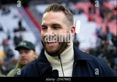Munich, Allemagne. 10 novembre 2024. Football américain : Ligue professionnelle NFL, Carolina Panthers - New York Giants, main round, matchs de la ronde principale, journée 10, Allianz Arena, ancien joueur de la NFL et pundit TV Björn Werner avant le match. Crédit : Sven Hoppe/dpa/Alamy Live News Banque D'Images