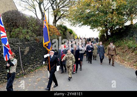 Honley, Huddersfield, Yorkshire, Royaume-Uni, 10 novembre 2024. Service du dimanche du souvenir et défilé à Honley, Huddersfield. Richard Asquith/Alamy Live News Banque D'Images