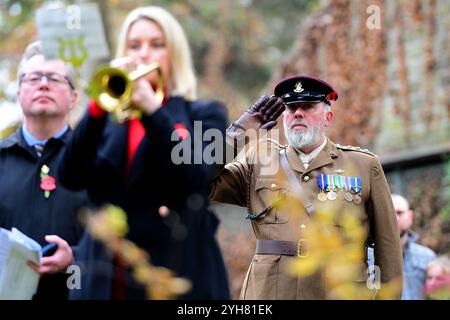 Honley, Huddersfield, Yorkshire, Royaume-Uni, 10 novembre 2024. Service du dimanche du souvenir et défilé à Honley, Huddersfield. Richard Asquith/Alamy Live News Banque D'Images