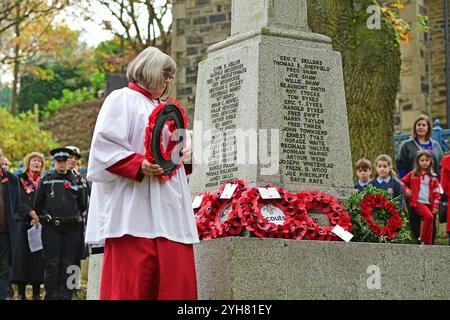 Honley, Huddersfield, Yorkshire, Royaume-Uni, 10 novembre 2024. Service du dimanche du souvenir et défilé à Honley, Huddersfield. Richard Asquith/Alamy Live News Banque D'Images