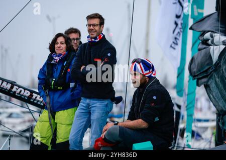 Team Vulnerable avant le départ du Vendée Globe 2024-2025, 10e édition de la course de yacht tour du monde en solo, le 9 novembre 2024 aux Sables-d&#39;Olonne, France Banque D'Images