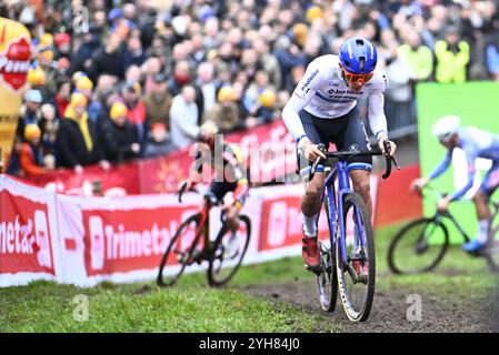 Lokeren, Belgique. 10 novembre 2024. Le belge Thibau Nys photographié en action lors de la course d'élite masculine du cyclocross 'Rapencross' à Lokeren, la deuxième course du X2O Badkamers Trophy, . BELGA PHOTO JASPER JACOBS crédit : Belga News Agency/Alamy Live News Banque D'Images