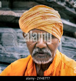 Portrait sur un Sadhu indien ou Saint homme, Udaipur, Rajasthan, Inde Banque D'Images