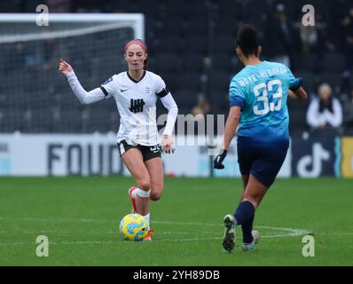 Londres, Royaume-Uni. 10 novembre 2024. Neve Herron (30 Birmingham City) se charge lors du match du Barclays Womens Championship entre London City Lionesses et Birmingham City à Hayes Lane à Bromley, Londres, Angleterre, dimanche 10 novembre 2024. (Claire Jeffrey/SPP) crédit : photo de presse SPP Sport. /Alamy Live News Banque D'Images