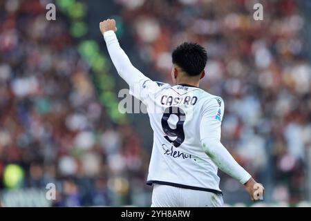 Rome, Italie. 10 novembre 2024. Santiago Tomas Castro de Bologne célèbre après avoir marqué 0-1 buts lors du championnat italien Serie A match de football entre L'AS Roma et le Bologna FC le 10 novembre 2024 au Stadio Olimpico à Rome, Italie. Crédit : Federico Proietti / Alamy Live News Banque D'Images