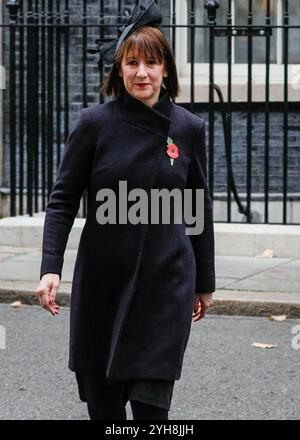 Downing Street, Londres, Royaume-Uni. 10 novembre 2024. Rachel Reeves, chancelière de l'Échiquier du Royaume-Uni, députée Leeds West et Pudsey. Des politiciens, y compris d'anciens premiers ministres, sont vus marcher dans Downing Street en route pour assister à la cérémonie du dimanche du souvenir à Whitehall à Westminster. Crédit : Imageplotter/Alamy Live News Banque D'Images