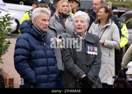 Mémorial de la guerre, Grand Parade, Hove, ville de Brighton et Hove, East Sussex, Royaume-Uni. Dimanche du souvenir, Hove. Le dimanche du souvenir est organisé au Royaume-Uni comme une journée commémorant la contribution des militaires et civils britanniques et du Commonwealth, hommes et femmes, aux deux guerres mondiales et aux conflits ultérieurs. Il a lieu le deuxième dimanche de novembre. 10 novembre 2024. David Smith/Alamy News Banque D'Images