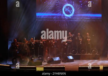 Mexico, Mexique. 09 novembre 2024. Membres de Mariachi Vargas de Tecalitlán lors du premier Congrès mondial Mariachi au Teatro Esperanza Iris. Le 9 novembre 2024 à Mexico, Mexique. (Photo de Carlos Santiago/ crédit : Eyepix Group/Alamy Live News Banque D'Images