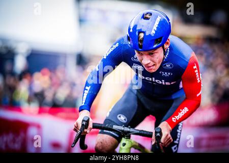 Lokeren, Belgique. 10 novembre 2024. Le néerlandais Pim Ronhaar photographié en action lors de la course d'élite masculine du cyclocross 'Rapencross' à Lokeren, la deuxième course du X2O Badkamers Trophy, dimanche 10 novembre 2024. BELGA PHOTO JASPER JACOBS crédit : Belga News Agency/Alamy Live News Banque D'Images