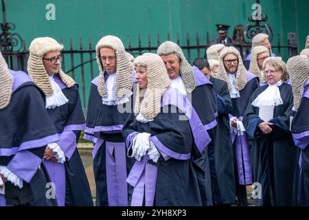 Juges de circuit (des tribunaux de comté ou de la Crown court) vus pendant l'événement. Les juges et les membres de la profession juridique au Royaume-Uni quittent l'abbaye de Westminster après un service pour marquer le début de l'année juridique en Angleterre et au pays de Galles. Banque D'Images