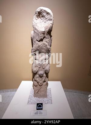 Totem néolithique de Göbeklitepe à Urfa Turquie, Musée Şanlıurfa urfa, musée, histoire, historique, antique, antiquité, archéologie, archéologue Banque D'Images