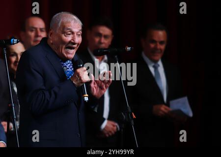 Mexico, Mexique. 09 novembre 2024. Martín Urieta, auteur-compositeur-interprète mexicain, s’exprimant lors du premier Congrès mondial Mariachi au Teatro Esperanza Iris. Le 9 novembre 2024 à Mexico, Mexique. (Photo de Carlos Santiago/Eyepix Group/SIPA USA) crédit : SIPA USA/Alamy Live News Banque D'Images