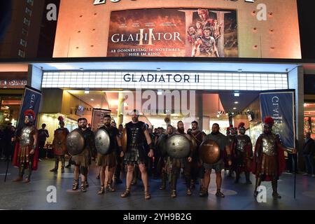 Fan Event GLADIATOR II im Kino Zoo Palast Event-screening im Zoopalast Berlin, die Gladiatoren besuchen Berlin zum Fan Event GLADIATOR II AM 10.11.2024 Photopress Mueller Banque D'Images