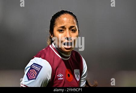 Dagenham, Royaume-Uni. 10 novembre 2024. Super League pour femme. West Ham V Leicester City. Chigwell construction Stadium. Dagenham. Manuela Paví (West Ham) pendant le match de Super League Womens de West Ham V Leicester City Barclays au Chigwell construction Stadium, Dagenham. Crédit : Sport in Pictures/Alamy Live News Banque D'Images