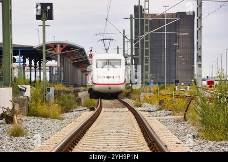 ICE - train à Emden-Allemagne Banque D'Images