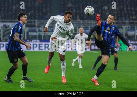 Piotr Zielinski du FC Internazionale vu en action lors de la Serie A 2024/25 match de football entre le FC Internazionale et le SSC Napoli au stade San Siro Banque D'Images