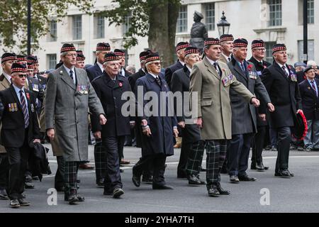 Londres, Royaume-Uni. 10 novembre 2024. Les vétérans marchent le long de Whitehall et passent devant le cénotaphe pour la procession du dimanche du souvenir aujourd'hui. Crédit : Imageplotter/Alamy Live News Banque D'Images