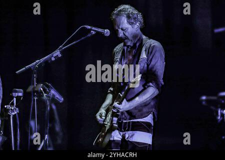 9 novembre 2024, Piacenza, Italie : le groupe flamand DEUS se produit au Teatro municipale de Piacenza, dans le cadre du Festival Barezzi. (Crédit image : © Carlo Vergani/Pacific Press via ZUMA Press Wire) USAGE ÉDITORIAL SEULEMENT! Non destiné à UN USAGE commercial ! Banque D'Images