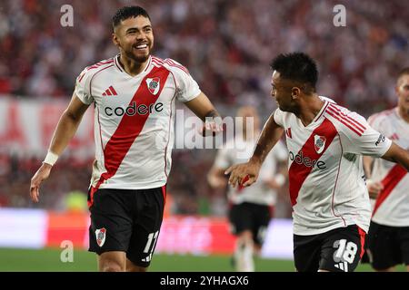 Buenos Aires, Argentine. 10 novembre 2024. Paulo Diaz, défenseur chilien de River plate, célèbre son troisième but contre Barracas Central lors du match 'Cesar Luis Menotti' du tournoi de football professionnel argentin 2024 au stade El Monumental de Buenos Aires, le 10 novembre 2024. Crédit : Alejandro Pagni/Alamy Live News Banque D'Images