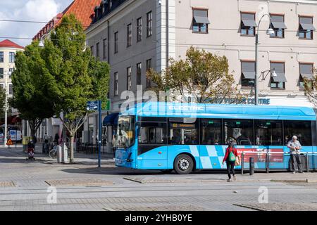 Bus à impériale alimenté par l'électricité à faible émission dans le centre-ville de Gothenburg, Suède, Europe, 2024 Banque D'Images