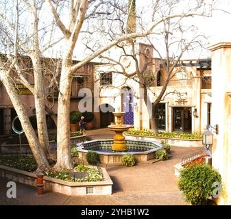 Courtyard at Tlaquepaque Village art and Gallery Center, Sedona, Arizona Banque D'Images