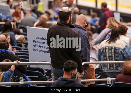 Washington, États-Unis. 10 novembre 2024. Des milliers de personnes se sont rassemblées au Nationals Park Stadium pour soutenir Israël, pour les otages et contre l'antisémitisme, le 10 novembre 2024, à Washington, DC, ÉTATS-UNIS. Il y avait de la gratitude pour l'Amérique, les partenaires militaires et civiques américains et leurs alliés. Cet événement a été organisé pour renforcer l’unité juive parmi les 101 otages encore captifs à Gaza et en prévision de l’administration Trump. (Photo de Robyn Stevens Brody/Sipa USA) crédit : Sipa USA/Alamy Live News Banque D'Images