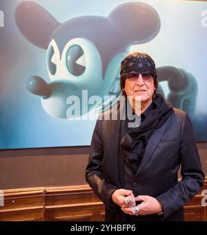 Soirée de charité avec vente aux enchères en faveur de Volkshilfe à l'occasion du 75e anniversaire de Michael Häupt Président de Volkshilfe au Palais Szechenyi Rahimi à Vienne, le 7 novembre 2024. Gottfried HELNWEIN (Portrait) - 20241107 PD21464 crédit : APA-PictureDesk/Alamy Live News Banque D'Images