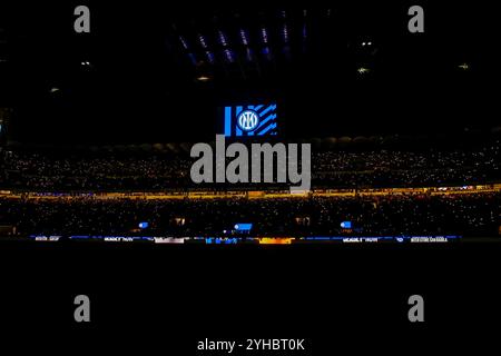 Milan, Italie. 10 novembre 2024. Lumières sur san siro pendant le FC Internazionale vs Napoli série A - Milan, Italie - 10 novembre 2024 crédit : Kines Milano/Alamy Live News crédit : Kines Milano/Alamy Live News Banque D'Images