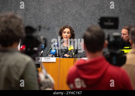 Amsterdam - le maire Femke Halsema parle lors de la conférence de presse sur les troubles publics dans la capitale. â© ANP/Hollandse-Hoogte/ Sebastiaan Barel. pays-bas hors service - belgique hors service Banque D'Images