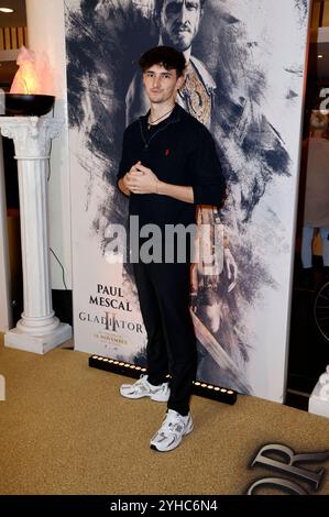 Nathan Goldblat beim projection des Kinofilms Gladiator II im Zoo Palast. Berlin, 10.11.2024 *** Nathan Goldblat à la projection du film Gladiator II au Zoo Palast Berlin, 10 11 2024 Foto:xs.xGabschx/xFuturexImagex Gladiator berlin 4115 Banque D'Images