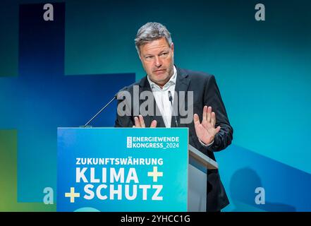 Dena Energiewende Kongress 2024. Rede von Robert Habeck Buendnis 90/Die Gruenen, Bundesminister fuer Wirtschaft und Klimaschutz und Vizekanzler. Berlin Deutschland *** Dena Congrès de la transition énergétique 2024 discours de Robert Habeck Buendnis 90 Die Gruenen , ministre fédéral de l'économie et de la protection du climat et vice-chancelier Berlin Allemagne Copyright : xThomasxKoehlerx Banque D'Images