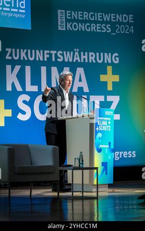 Dena Energiewende Kongress 2024. Rede von Robert Habeck Buendnis 90/Die Gruenen, Bundesminister fuer Wirtschaft und Klimaschutz und Vizekanzler. Berlin Deutschland *** Dena Congrès de la transition énergétique 2024 discours de Robert Habeck Buendnis 90 Die Gruenen , ministre fédéral de l'économie et de la protection du climat et vice-chancelier Berlin Allemagne Copyright : xThomasxKoehlerx Banque D'Images