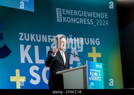 Dena Energiewende Kongress 2024. Rede von Robert Habeck Buendnis 90/Die Gruenen, Bundesminister fuer Wirtschaft und Klimaschutz und Vizekanzler. Berlin Deutschland *** Dena Congrès de la transition énergétique 2024 discours de Robert Habeck Buendnis 90 Die Gruenen , ministre fédéral de l'économie et de la protection du climat et vice-chancelier Berlin Allemagne Copyright : xThomasxKoehlerx Banque D'Images