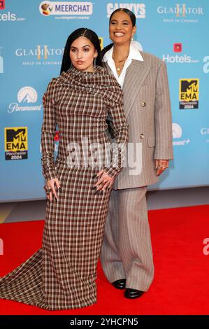 Neneh Cherry mit Tochter Mabel BEI der Verleihung der MTV European Music Awards 2024 in der Co-op Live Arena. Manchester, 10.11.2024 *** Neneh Cherry avec sa fille Mabel aux MTV European Music Awards 2024 au Co op Live Arena Manchester, 10 11 2024 Foto:xH.xZwanzigerx/xFuturexImagex mtv 4193 Banque D'Images