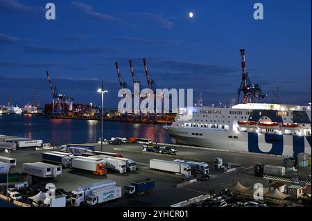 Fährhafen Genua, terminal Traghetti, Genua, Itallien Banque D'Images