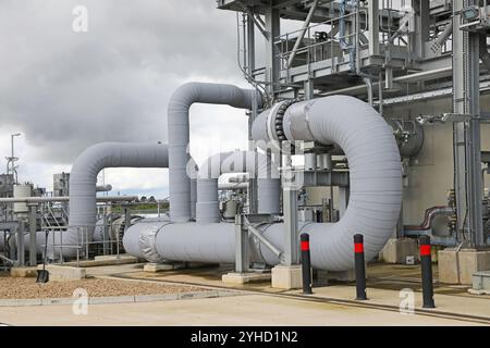 Tuyauterie dans une nouvelle usine de compression de gaz à Peterborough, Royaume-Uni. Banque D'Images