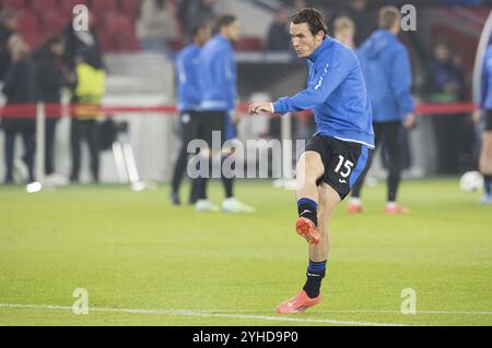 Match de football, capitaine Marten DE ROON Atalanta Bergamo prenant un tir et échauffement devant le match, Stuttgart Arena, Stuttgart Banque D'Images