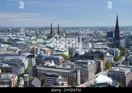 Vue de St Michaelis, ville libre et hanséatique de Hambourg, Allemagne, Europe Banque D'Images