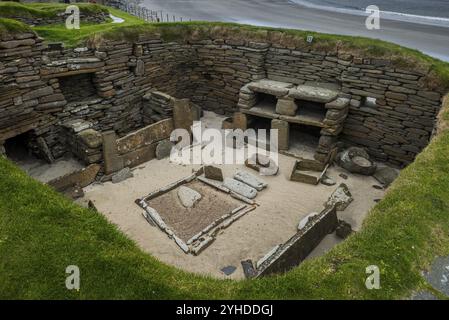 Excavation, bâtiment néolithique, Skara Brae, Orcades, Écosse, grande-Bretagne Banque D'Images