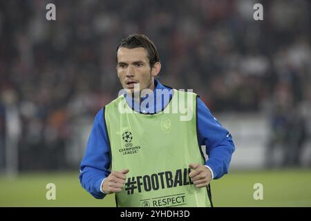 Match de football, capitaine Marten DE ROON Atalanta Bergamo échauffement devant le match, Stuttgart Arena, Stuttgart Banque D'Images