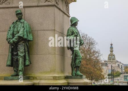 Monument aux morts 1870 sur le cours Saint Pierre, derrière Tour LU, Nantes, Loire-Atlantique, région pays de la Loire, France, Europe Banque D'Images