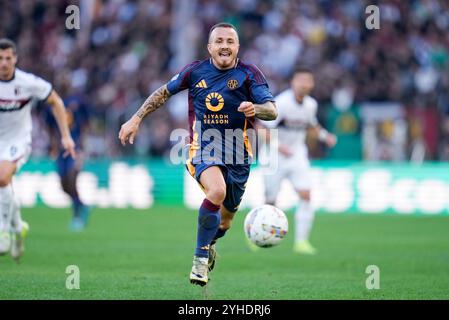 Rome, Italie. 10 novembre 2024. Angelino de L'AS Roma lors du match de Serie A Enilive entre L'AS Roma et le Bologna FC au Stadio Olimpico le 10 novembre 2024 à Rome, Italie. Crédit : Giuseppe Maffia/Alamy Live News Banque D'Images