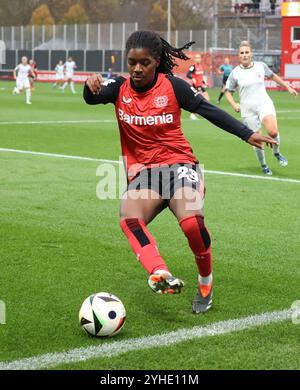 Leverkusen, Allemagne. 10 novembre 2024. Delice Boboy (Leverkusen), Leverkusen, Allemagne. 10 novembre 2024. Bundesliga féminine, Journée 9, Bayer 04 Leverkusen - 1. FFC turbine Potsdam. Crédit : Juergen Schwarz/Alamy Live News Banque D'Images