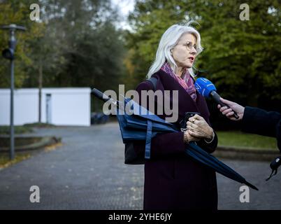 DEN HAAG - Mona Keijzer, ministre du logement et de l'aménagement du territoire, à la Catshuis après le Conseil des ministres. ANP REMKO DE WAAL pays-bas Out - belgique Out Banque D'Images